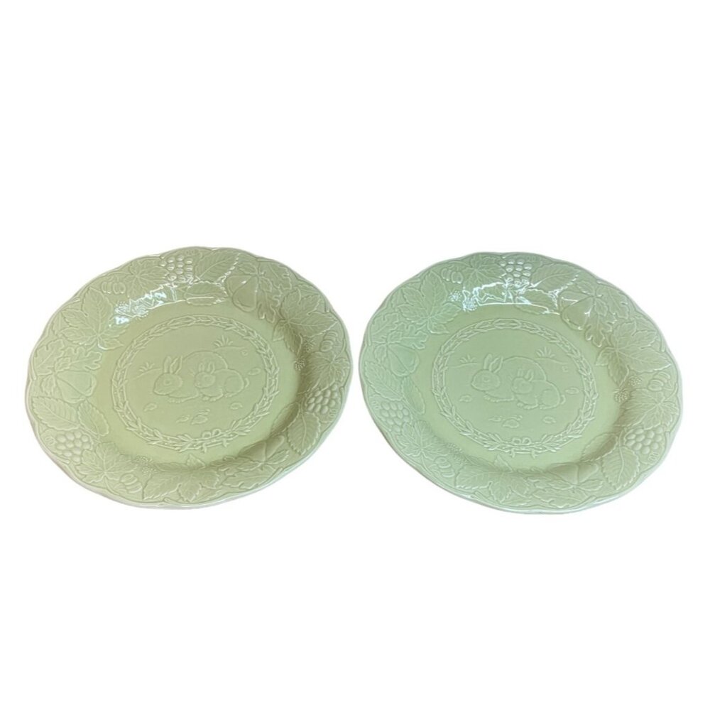 2 Nikko Green Woodbury Bunny Accent Plates NWT 9"